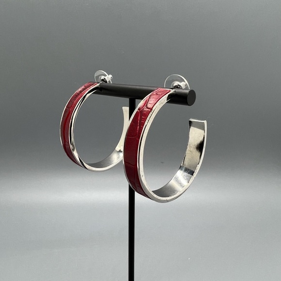 Scarlet Hinged Faux Leather Bangle and Hoops - Picture 8 of 8